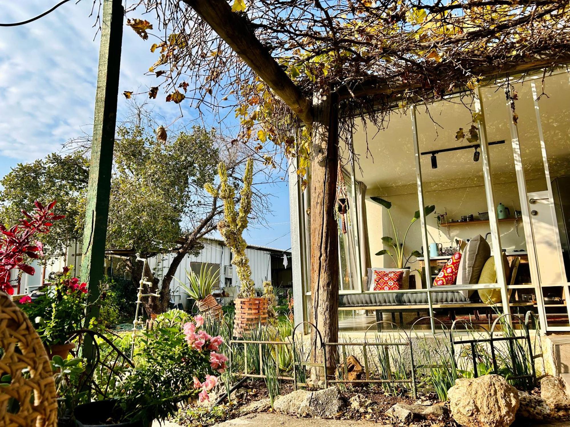 בקתות האס ואטינגר Villa Geva Carmel ภายนอก รูปภาพ